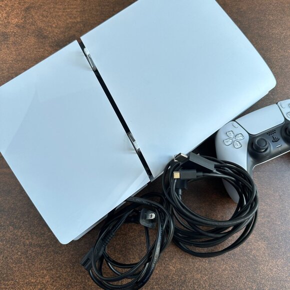 Sony PlayStation 5 Slim Console CFI-2015 – 825GB SSD – 1 Controller + HDMI - Picture 9 of 10